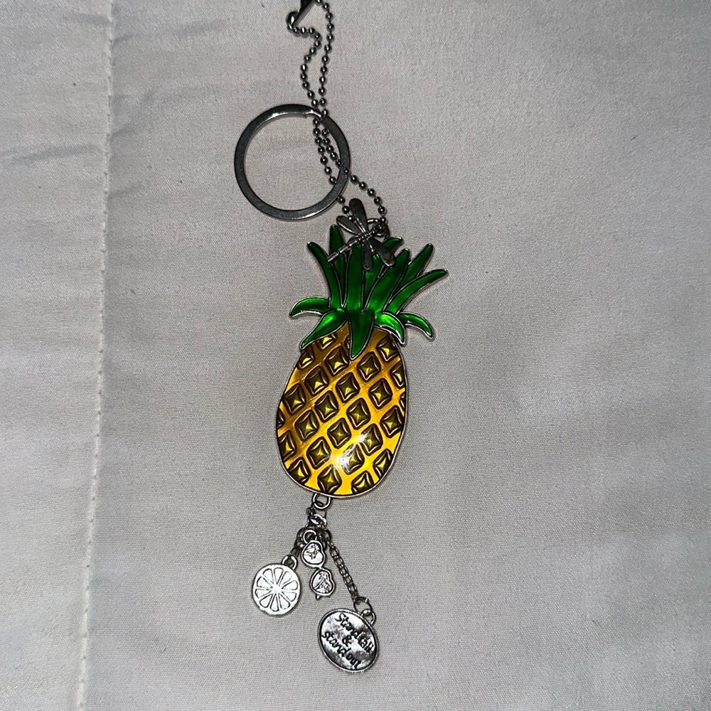 Rear view mirror pendant